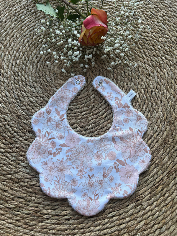 Bavoir Festonné Fleurs Beige